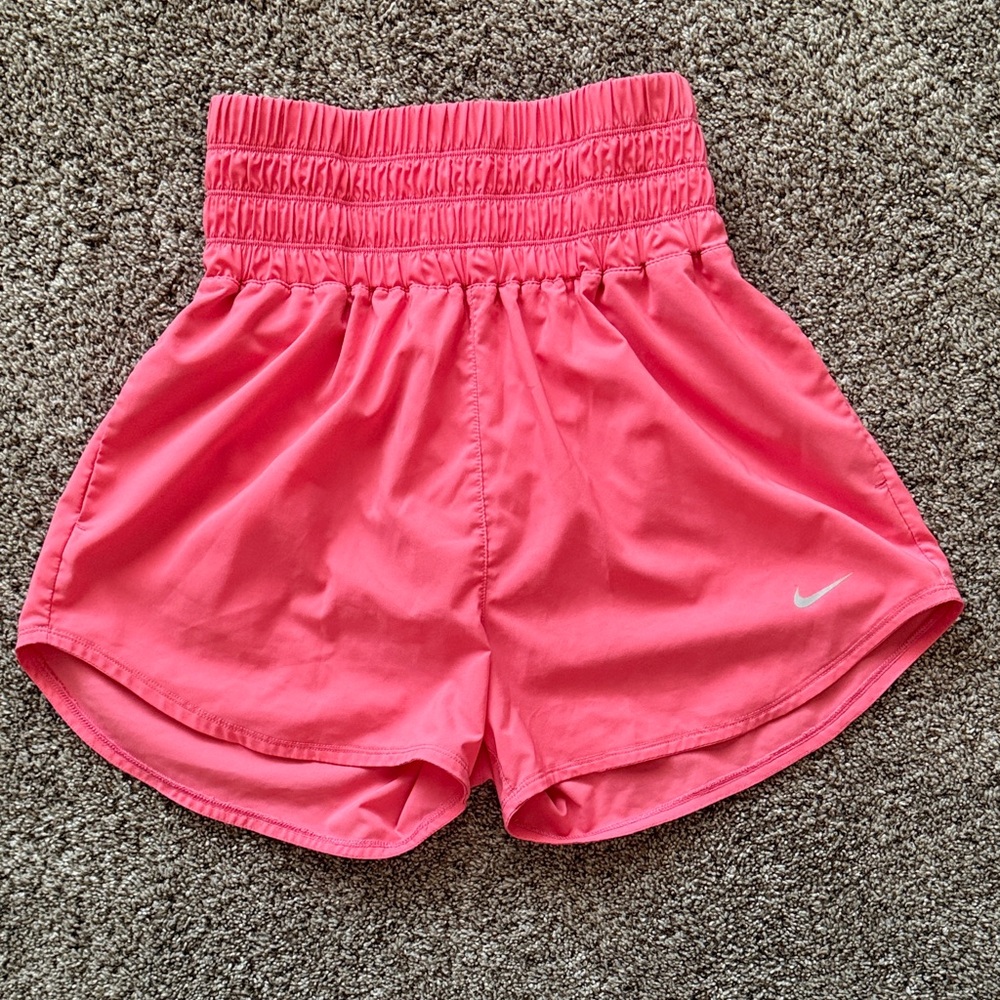 Women’s Dri-Fit Ultra-high waisted 3” Brief-lined shorts - coral